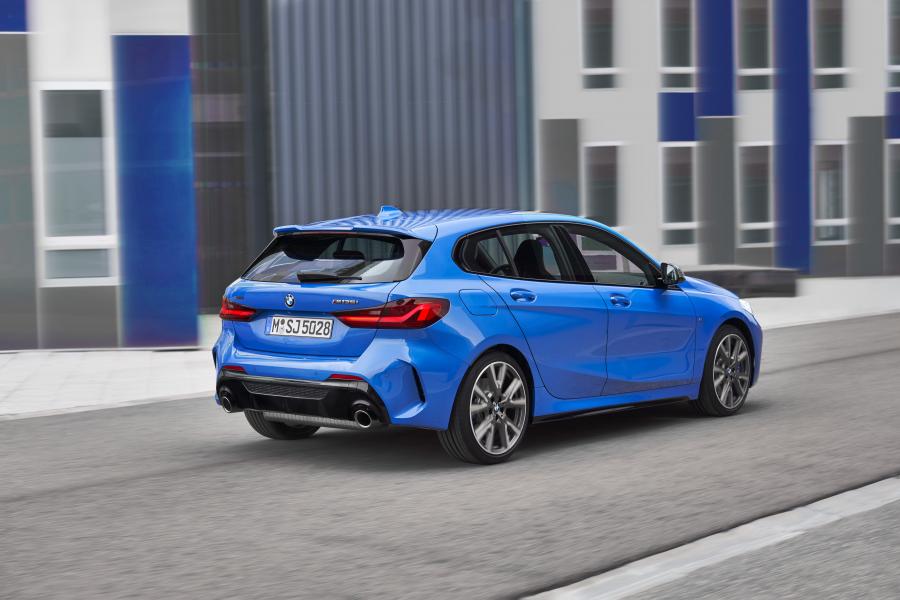  BMW M135i xDrive (F40) 2019 года  (WW) (фото 19 из 189)